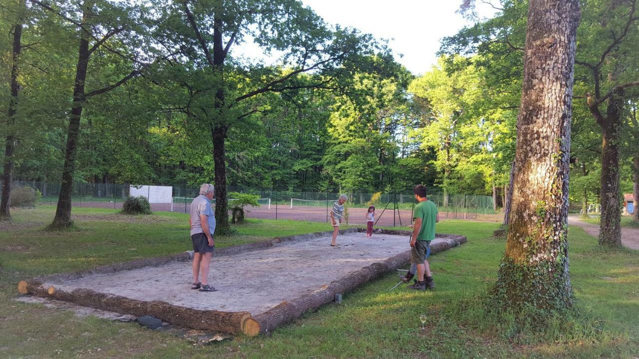 Bois De St Hilaire Campingplatz Chalandray